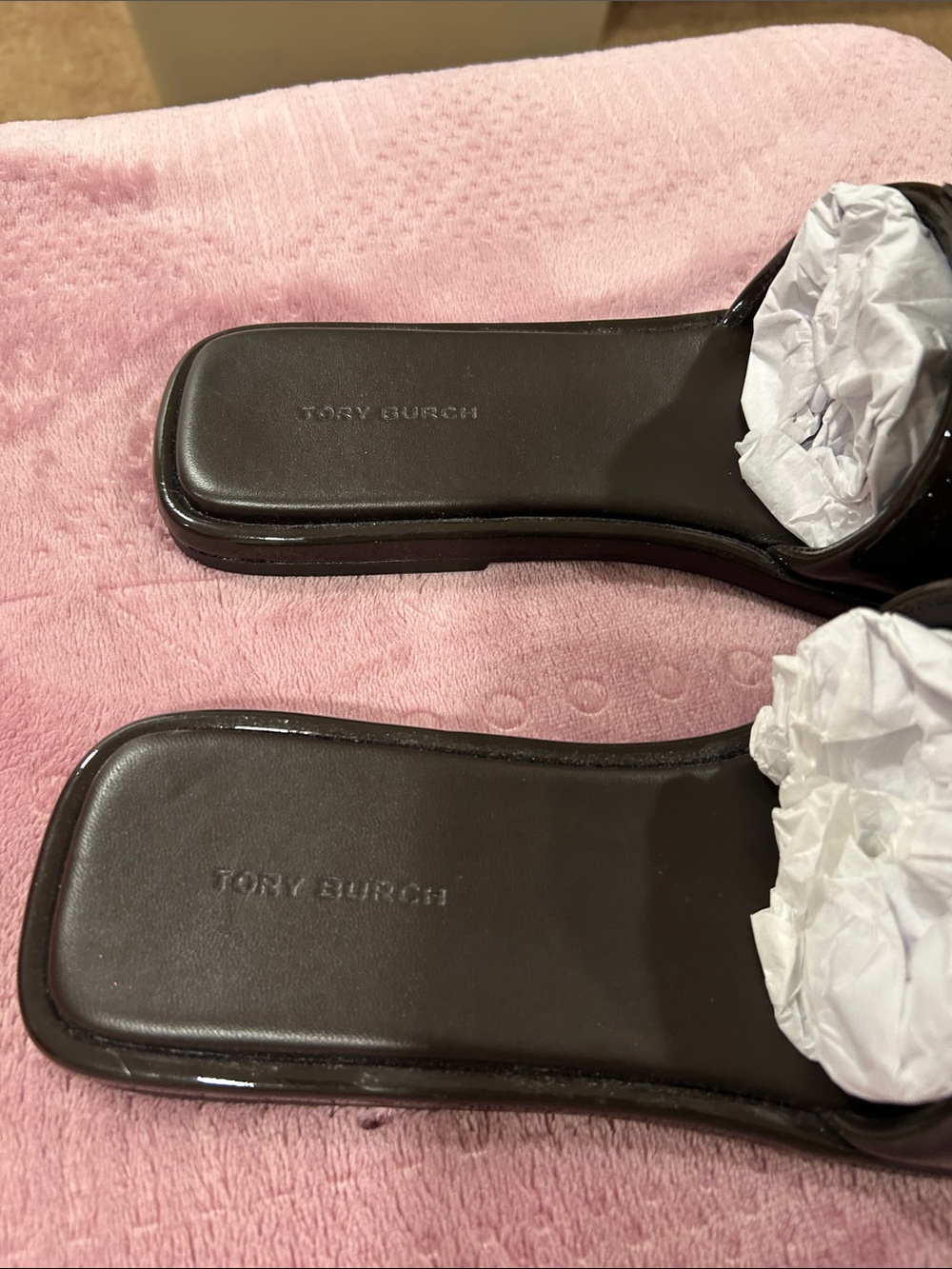 Tory Burch Coco Patent Logo Slide Sandals with Box - Picture 5 of 6